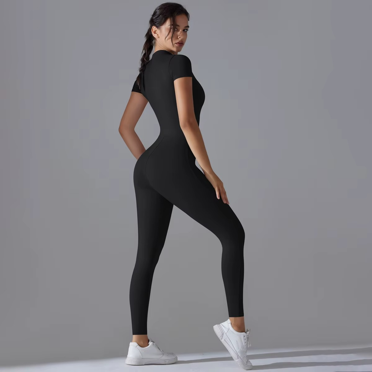 Nexora - tuta fitness donna chic